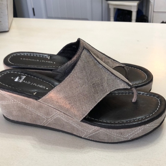 Donald  J Pliner Wedges Nwob 9 - Picture 3 of 7